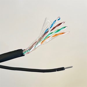 Cáp mạng VCOM CAT5E outdoor cường lực UTP 4PRS 25AWG PE SS ST 1.0mm (cuộn 305m) - Mét